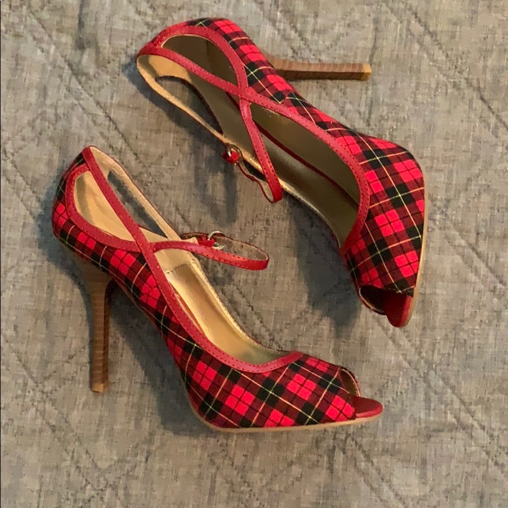 🌺 Charlotte Russe High Heels 👠